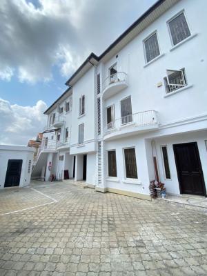 Fully Serviced and Spacious 2 Bedroom Penthouse, Lekki Phase 1, Lekki, Lagos, Flat / Apartment for Rent