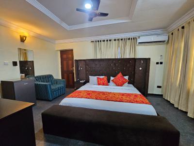 a Furnished & Serviced Studio Apartment, Freedom Way, Lekki Phase 1, Lekki, Lagos, Self Contain (single Rooms) Short Let