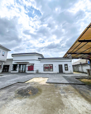 Lounge with Vip Bar, Restaurant, Salon & 4 Rooms, Ada George, Port Harcourt, Rivers, Restaurant / Bar for Sale