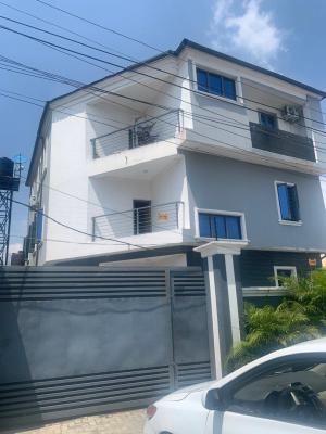 Sharp 3bedroom Flat, Ologolo, Lekki, Lagos, Flat / Apartment for Rent