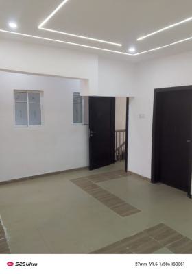 Well Maintained 2 Bedroom Flat Upstairs, Chevron Alternative Route, Lekki, Lagos, Flat / Apartment for Rent