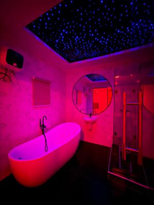 Monalisa Deluxe Max Cinematic 1 Bdr  Apartment with Private Cinema, Chevron, Lekki, Lagos, Flat / Apartment Short Let