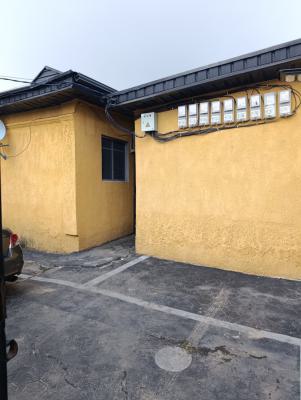 Lovely Service Selfcontain, Onike, Sabo, Yaba, Lagos, Self Contain (single Rooms) for Rent