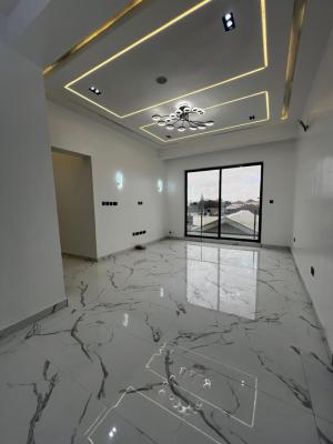 Fully Serviced Well Suited 3 Bedroom, Lekki Phase 1, Lekki, Lagos, Flat / Apartment for Rent