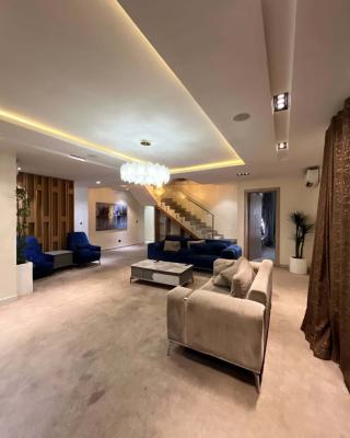 4 Bedroom Fully Furnished Penthouse Maisonette with Bq, Right Hand, Lekki Phase 1, Lekki, Lagos, Flat / Apartment for Rent