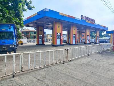 Licensed Filling Station, Lagos - Abeokuta Expressway, Dopemu, Agege, Lagos, Filling Station for Sale