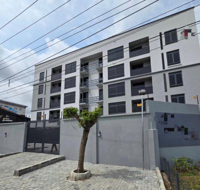 Well Finished Serviced 3 Bedroom Flat with a Room Bq, Lekki Phase 1, Lekki, Lagos, Flat / Apartment for Sale
