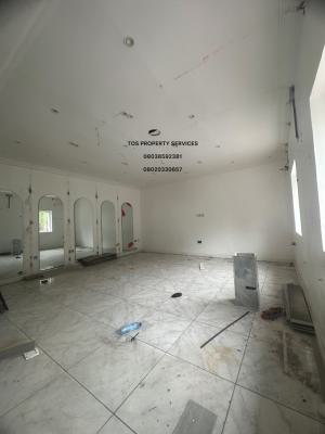 Entire Floor Commercial Space Facing The Road, Directly Facing a Busy Road, Lekki Phase 1, Lekki, Lagos, Restaurant / Bar for Rent