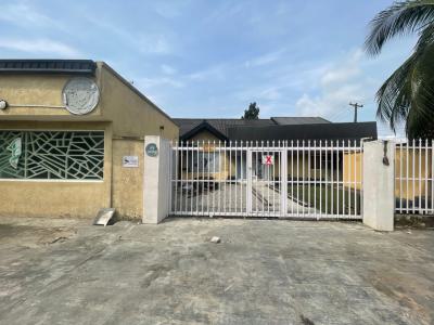 Spacious Open Space  Bungalow with 5 Restroom, Off Admiralty Way, Lekki Phase 1, Lekki, Lagos, Commercial Property for Rent