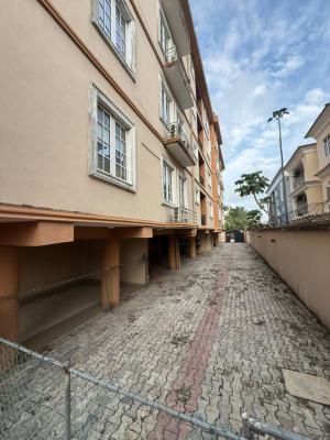 Massive 3 Bedroom Flat with Spacious Kitchen ,pool, Lekki Phase 1, Lekki, Lagos, Flat / Apartment for Rent