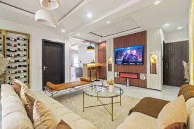 a Spacious Luxury 1 Bedroom with Ps5, 2 Balconies & Private Gym, Off Freedom Way, Lekki Phase 1, Lekki, Lagos, Mini Flat (room and Parlour) Short Let