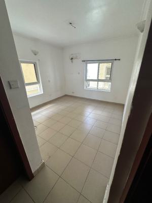 En-suite Bedroom in a Shared Apartment Available, Bourdillon Court Estate , Chevron Drive, Lekki, Lekki, Lagos, Self Contain (single Rooms) for Rent