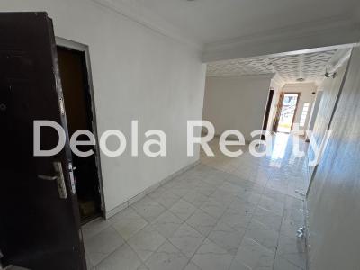a Spacious 1 Bedroom Apartment with Two Balconies (upstair), Admiralty Road, Lekki Phase 1, Lekki, Lagos, Mini Flat (room and Parlour) for Rent