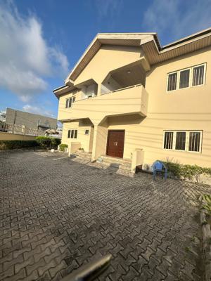 Clean 3-bedroom Apartment with Bq, Lekki Phase 1, Lekki, Lagos, Flat / Apartment for Rent