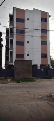2 Bedroom Apartment, Mcneil Road, Sabo, Yaba, Lagos, Flat / Apartment for Sale