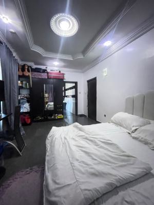Masters Bedroom Upstairs with Shared Kitchen, Agungi Estate, Lekki, Lagos, Self Contain (single Rooms) for Rent
