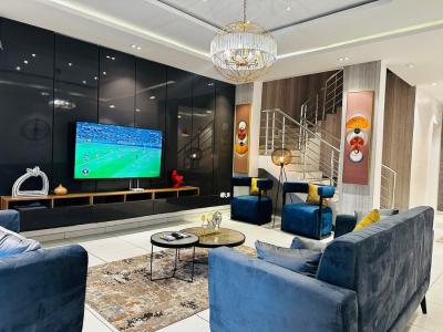 Luxury Cozy 4 Bedrooms Serviced and Furnished Apartment, Lekki Phase 1, Lekki, Lagos, Flat / Apartment Short Let