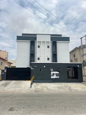 Contemporary 2 Bedroom Apartment with Swimming Pool and Elevator, Lekki Phase 1, Lekki, Lagos, Flat / Apartment for Sale