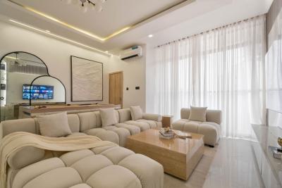 Newly 2 Beds Apartment with Snooker, Swimming Pool and Ps5, Ikate, Lekki, Lagos, Flat / Apartment Short Let