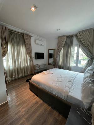 Tastefully Fully Furnished Built Three (3) Bedroom, Lekki Phase 1, Lekki, Lagos, Flat / Apartment for Rent