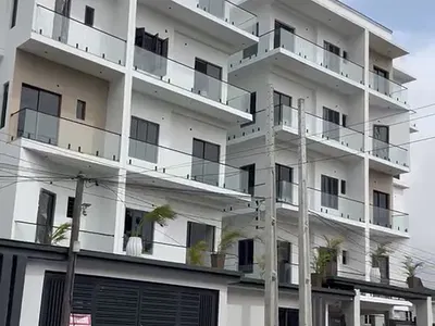 Luxury 2 Bedroom Apartment with Swimming Pool, Elevator, a Gym