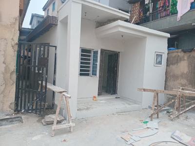 Casablanca Mini Flat, Adekunle, Yaba, Lagos, Mini Flat (room and Parlour) for Rent