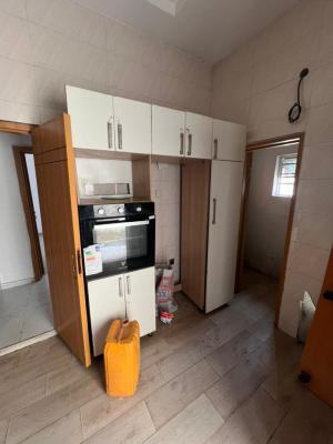 Semi Master Standard Roomself Contained Shared Apartment, Chevron, Lekki, Lagos, Flat / Apartment for Rent