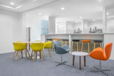 Find a Dedicated Desk in Regus Lennox, Block 10, Plot 2 & 3 Admiralty Way, Lekki Phase 1, Lekki, Lagos, Office Space for Rent