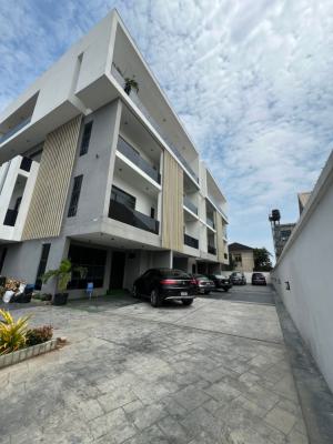 a Classic Furnished 3bedroom Penthouse, in The Heart of Lekki Phase1, Lekki Phase 1, Lekki, Lagos, Block of Flats for Sale