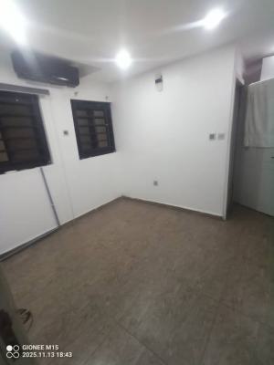 Fully Service Unfurnished One-bedroom Apartment, Lekki Right, Lekki, Lagos, Flat / Apartment for Rent