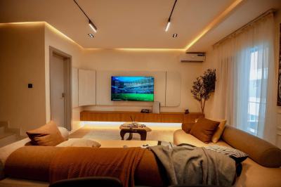 Luxury 2 Bedroom Maisonette with Alexa , Ps5, Balcony,elevator.., Freedom Way, Lekki Phase 1, Lekki, Lagos, Flat / Apartment Short Let