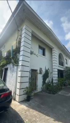 13 Rooms Bungalow Guest House with Spacious Compound, Victoria Island (vi), Lagos, Hotel / Guest House for Rent