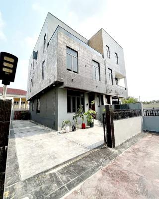 Well Maintained 4 Bedrooms Semi-detached Duplex, Lekki Phase 1, Lekki, Lagos, Semi-detached Duplex for Sale