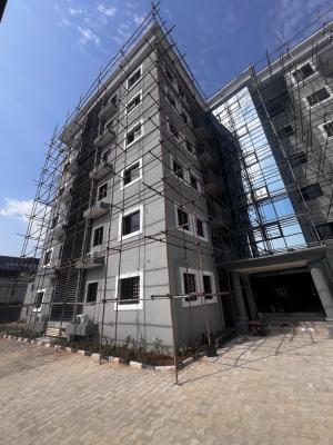 Spacious 3 Bedroom Serviced Apartment with Bq, Swimming Pool and Gym, Off Admiralty Way, Lekki Phase 1, Lekki, Lagos, Flat / Apartment for Rent