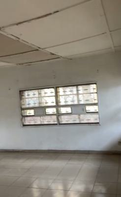 Spacious 3 Bedroom Up Flat., Anthony, Maryland, Lagos, Flat / Apartment for Rent