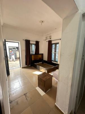 Clean and Spacious Selfcon Available, Chevron, Lekki, Lagos, Self Contain (single Rooms) for Rent
