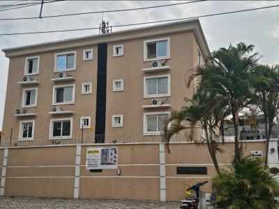 Well Maintained 3 Bedroom Apartment with Bq, Off Admiralty Way, Lekki Phase 1, Lekki, Lagos, Flat / Apartment for Sale