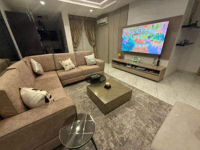 Fully Furnished Mini-flat with Pool, Gym, Ps5, Off Admiralty Way, Lekki Phase 1, Lekki, Lagos, Mini Flat (room and Parlour) Short Let
