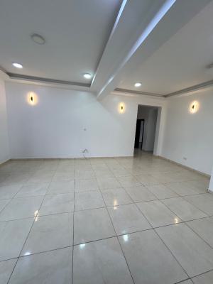 Well Maintained and Spacious 3 Bedroom Apartment with Bq, Oral Estate, Lekki, Lagos, Flat / Apartment for Rent
