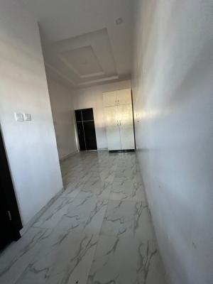 Spacious Room Upstairs in a Shared Apartment, Lekki Phase 2, Lekki, Lagos, Flat / Apartment for Rent