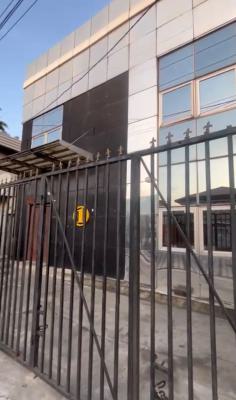 Commercial Building on a Plot, Ogunlana, Surulere, Lagos, Office Space for Sale