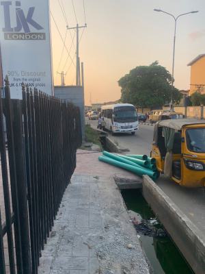 Building on a Full Plot for Commercial, Ogunlana, Surulere, Lagos, Plaza / Complex / Mall for Sale