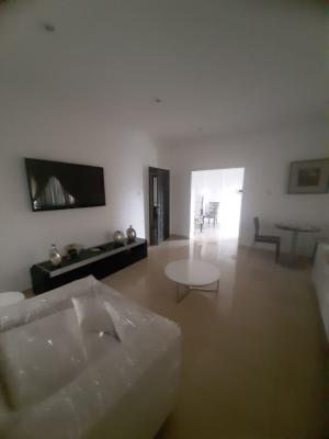 Its a Furnished and Serviced 2 Bedroom En-suite Flat with Fitted Kitc, Lekki Phase 1, Lekki, Lagos, Flat / Apartment for Rent