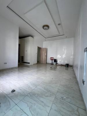 Huge Master Bedroom in a Shared Apartment, Lekki, Lagos, Flat / Apartment for Rent