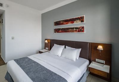 Luxury Hotel in a Prestigious Environment, Victoria Island (vi), Lagos, Hotel / Guest House for Sale