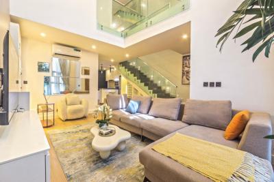 Exquisite Furnished 2 Bedroom Maisonette, Off Admiralty Way, Lekki Phase 1, Lekki, Lagos, Flat / Apartment Short Let