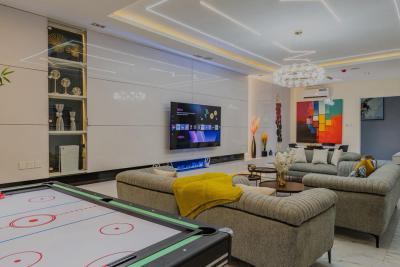 Oceanview 2 Bed Penthouse with Snooker Board, Pool and Ps5 on Request, Victoria Island (vi), Lagos, Flat / Apartment Short Let