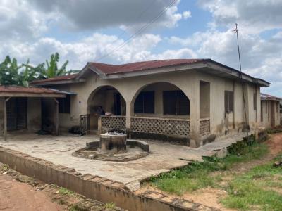 Cheap 3 Bedroom Bungalow, Close to Item7 Go Restaurant, Carpenter Area, Ologuneru, Ibadan, Oyo, Detached Bungalow for Sale