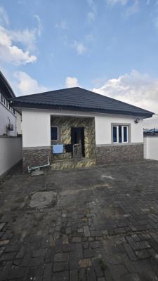 3 Bedrooms  Bungalow with Personal Compound  for Commercial Purposes, Off Palace Road, Oniru, Victoria Island (vi), Lagos, Office Space for Rent