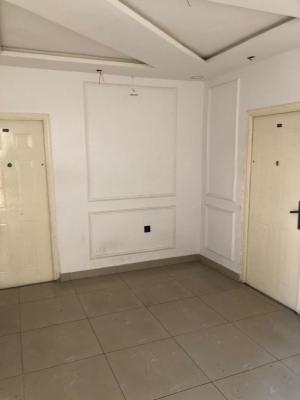 Spacious 2 Bedroom Apartment, Lekki Phase 1, Lekki, Lagos, Flat / Apartment for Rent